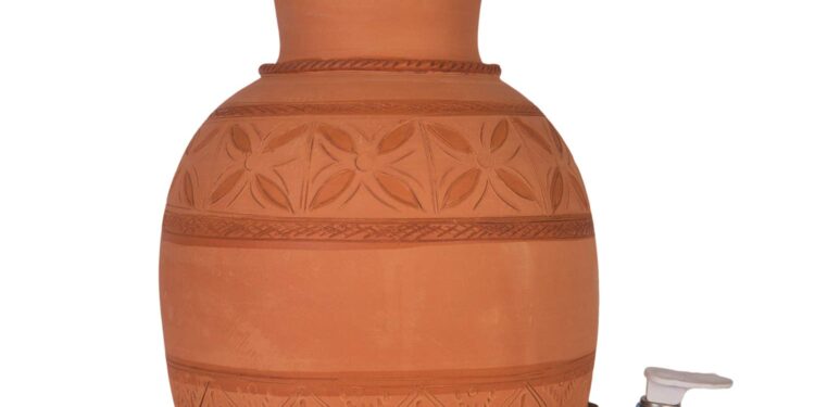 Discover the Benefits: Drinking Water from an Earthen Pot for Optimal Health