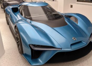 NIO Stock: Analyzing the Electric Vehicle Company’s Performance