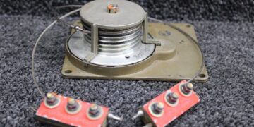 Exploring the Bendix King 18049-0002 Synchro Transmitter: A Versatile and Reliable Instrument for Precise Control