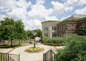 Seaside Studies: Navigating Coastal Alabama Community College