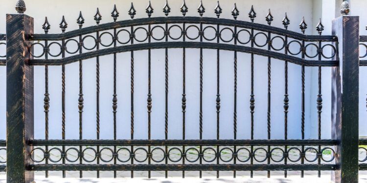 Top Trends in Commercial Fencing You Need to Know in 2025